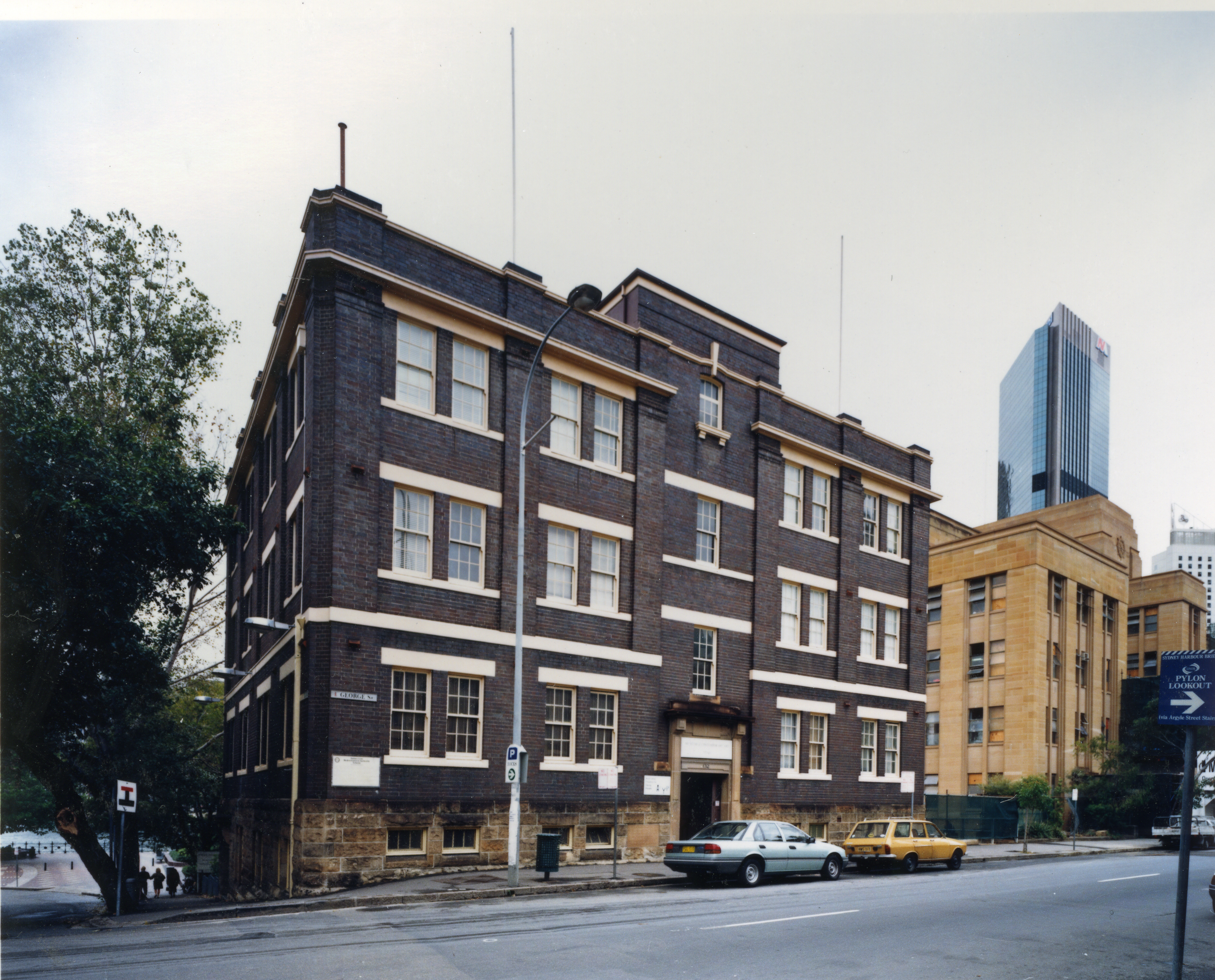 A523977 Police Station 132 George St 1991 Archival Record 205