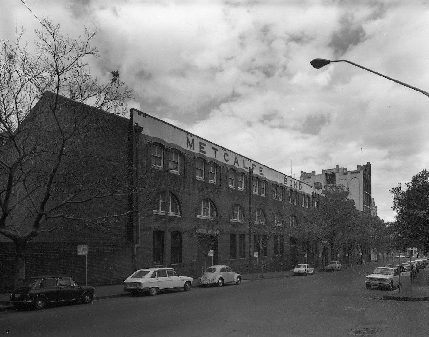 Metcalfe Bond Stores, 68-84 George st, 1970