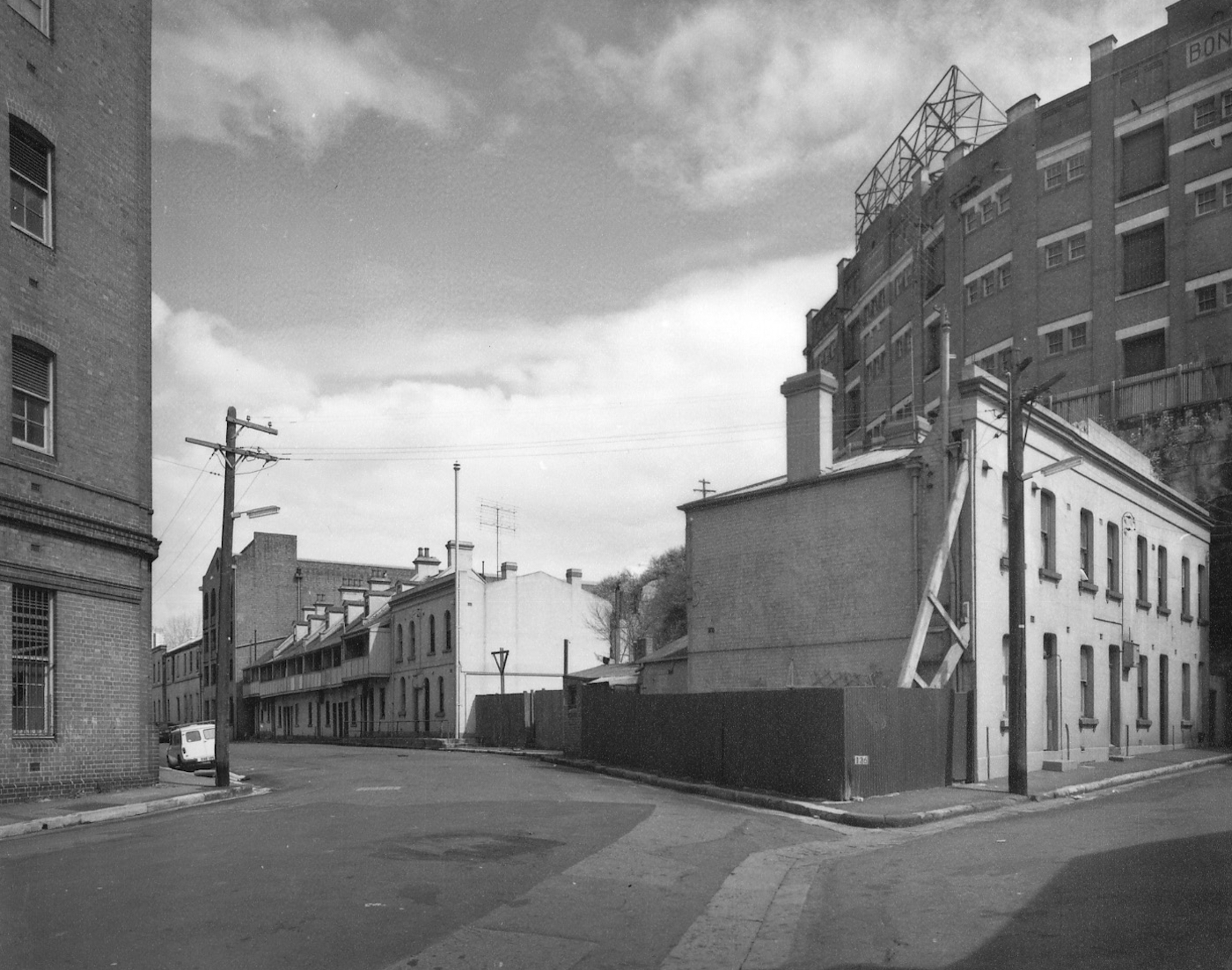 Avery Terrace, 2-4 Atherden st, 1970