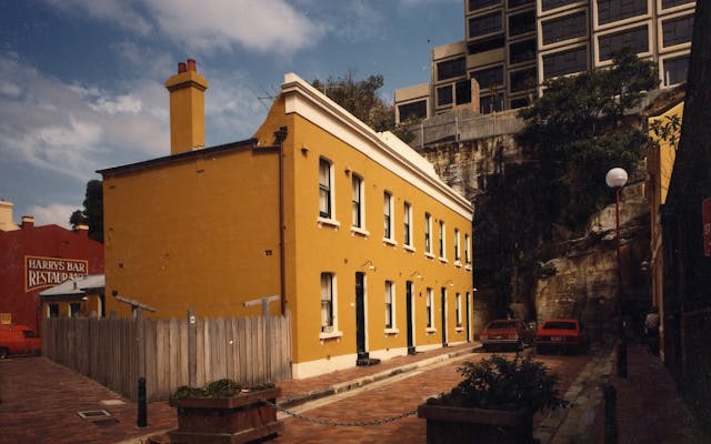 Avery Terrace, 2-4 Atherden st, 1980
